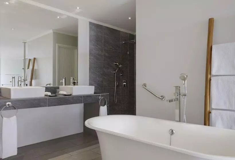 هتل Fisherman S Cove Resort