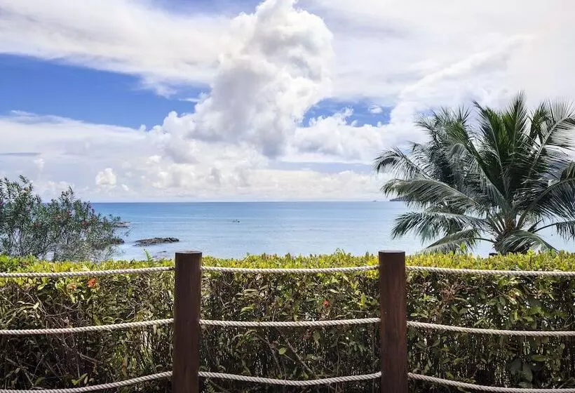 هتل Fisherman S Cove Resort