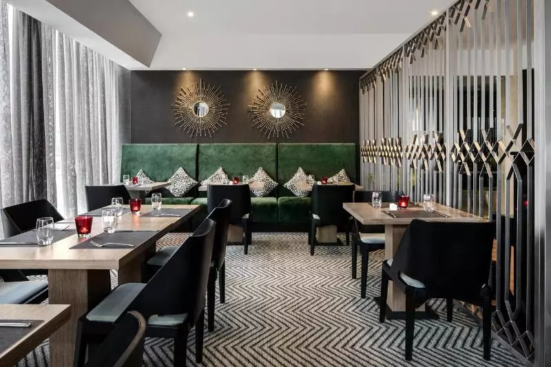 هتل Four Points By Sheraton Dar Es Salaam New Africa