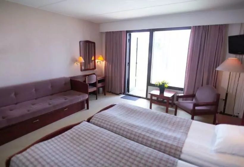 בית מלון כפרי Li Keurusselkä