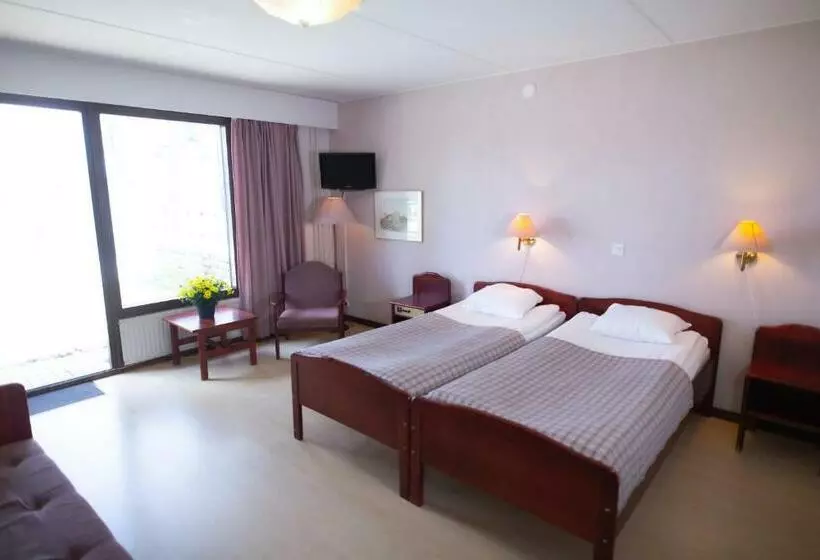 בית מלון כפרי Li Keurusselkä