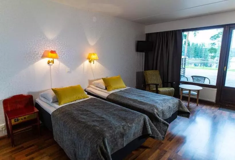 בית מלון כפרי Li Keurusselkä