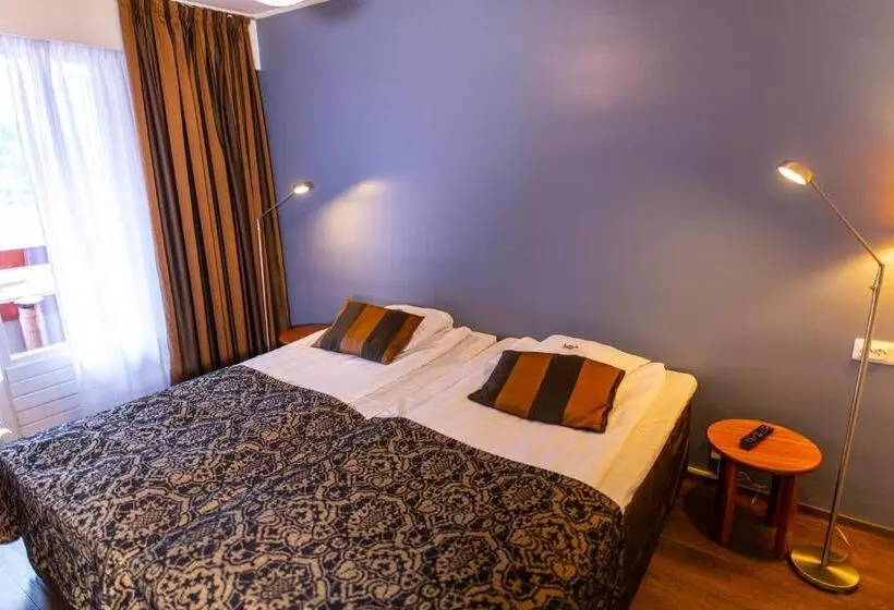 בית מלון כפרי Li Keurusselkä