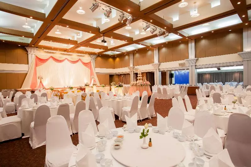 فندق Phuket Merlin