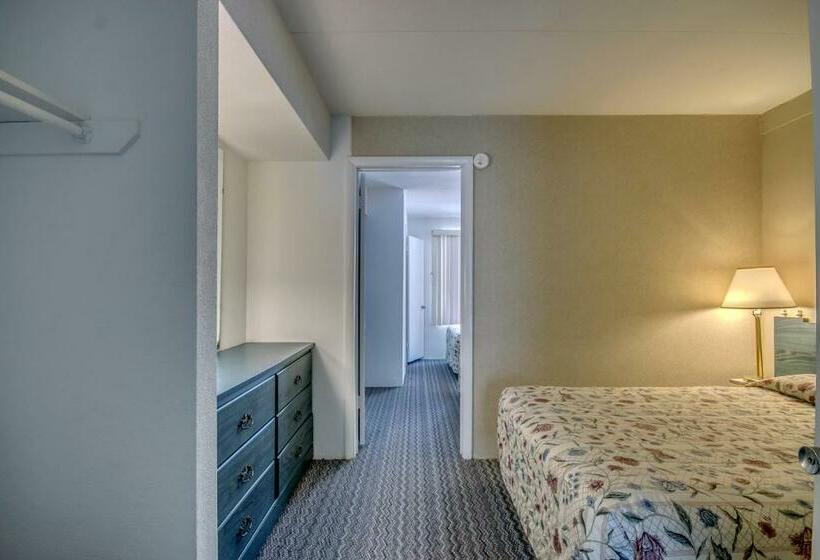 Admiral Resort Motel