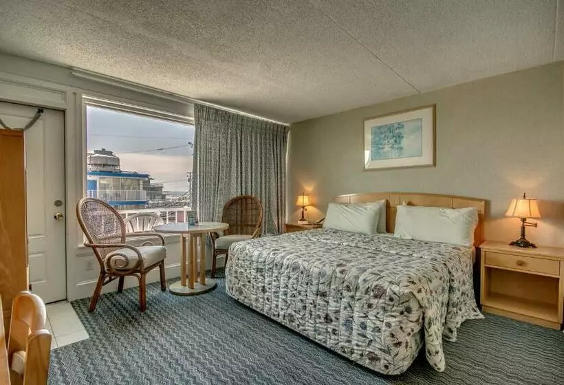 Admiral Resort Motel