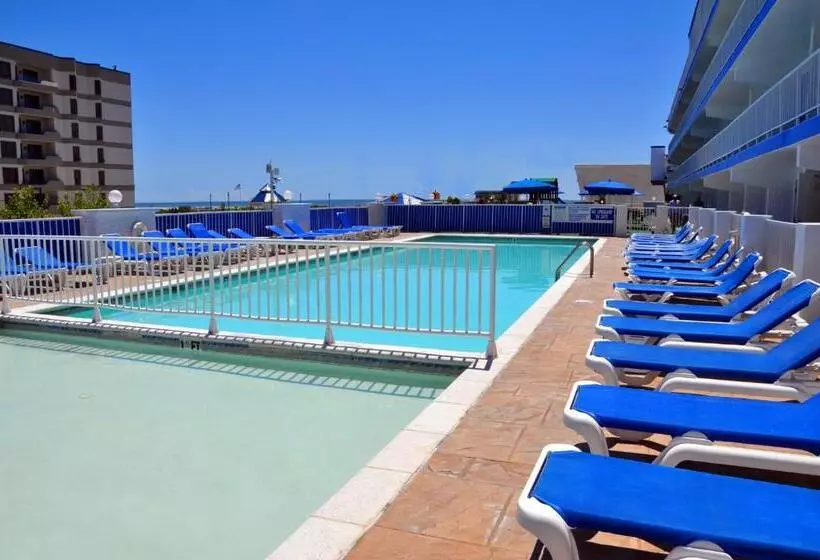 Admiral Resort Motel