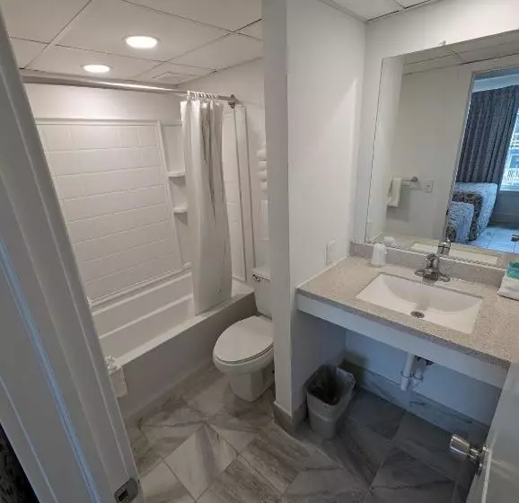 Admiral Resort Motel