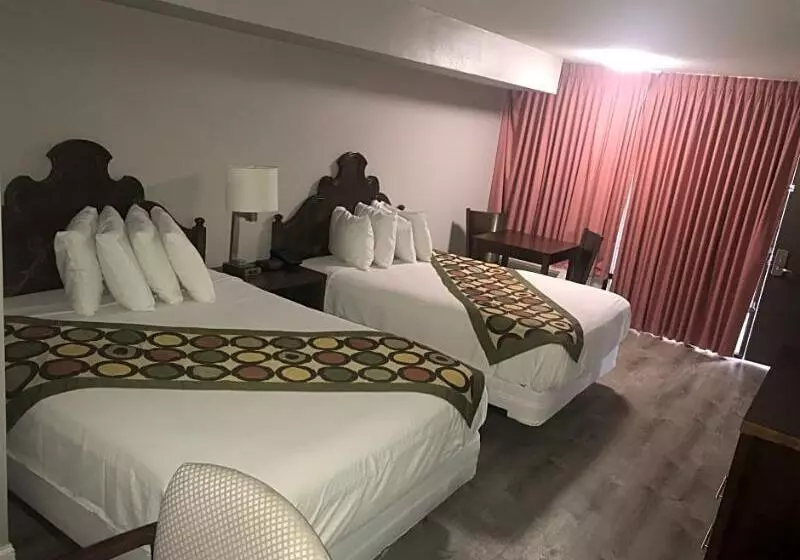 Alamar Resort Inn