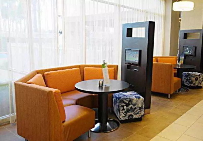 호텔 Courtyard By Marriott Baldwin Park