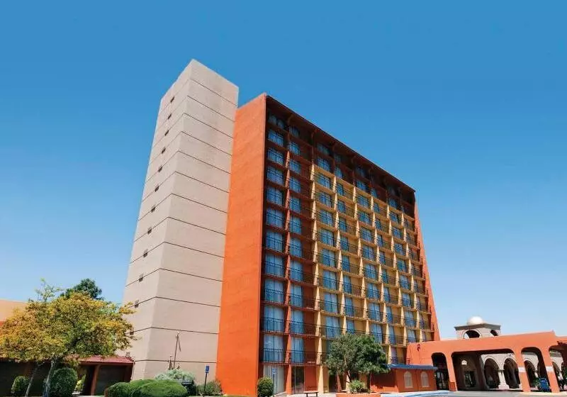 בית מלון כפרי Albuquerque Crowne Plaza, An Ihg