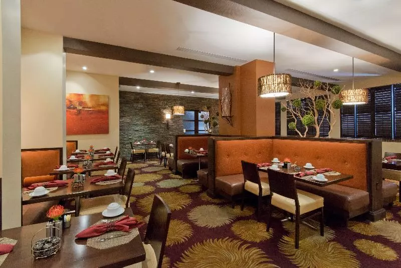 בית מלון כפרי Albuquerque Crowne Plaza, An Ihg