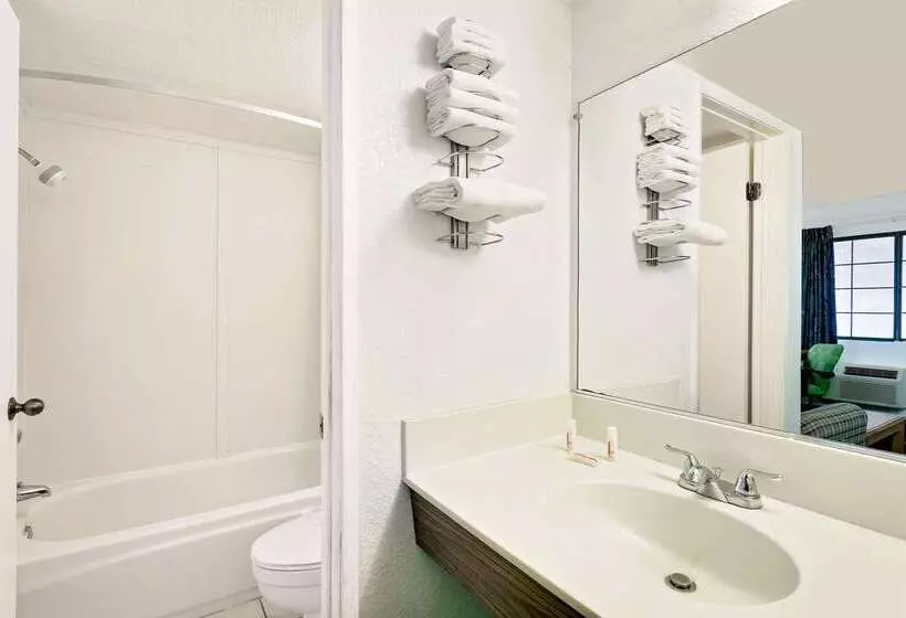 فندق Days Inn & Suites By Wyndham Needles