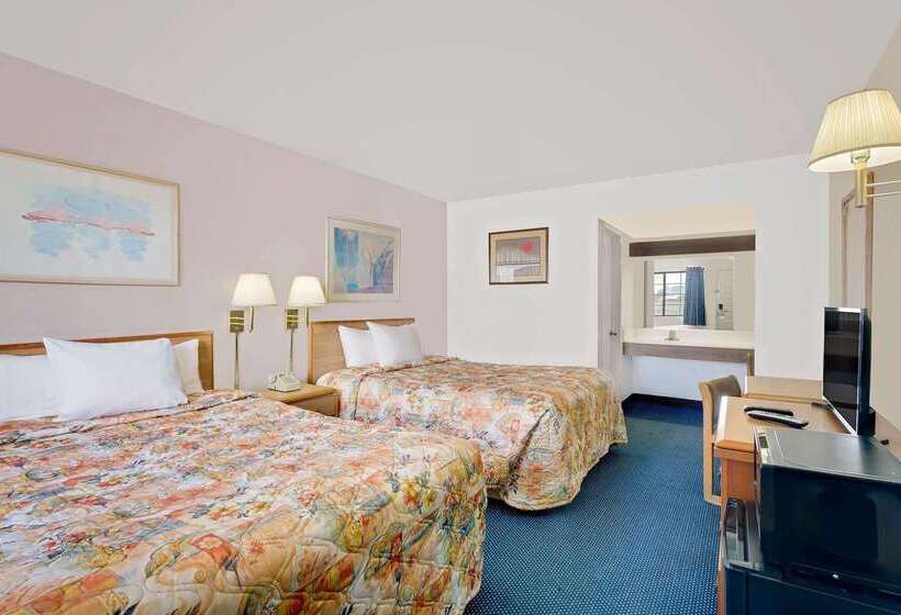 Отель Days Inn & Suites By Wyndham Needles