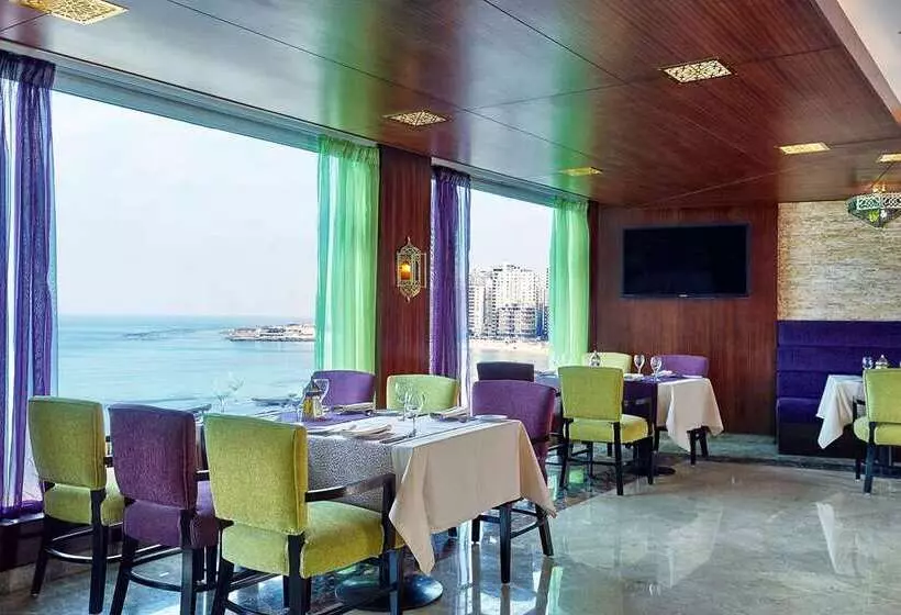 هتل Hilton Alexandria Corniche