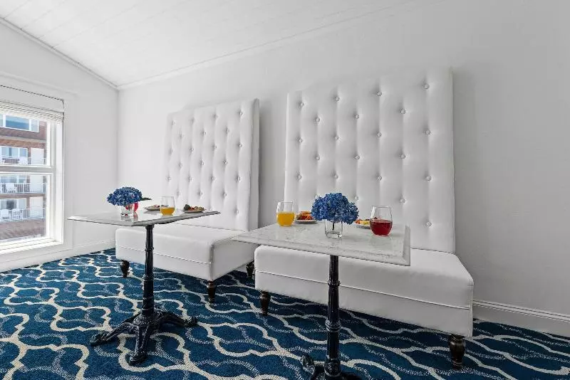 Отель Icona Cape May