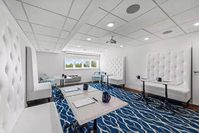 Отель Icona Cape May