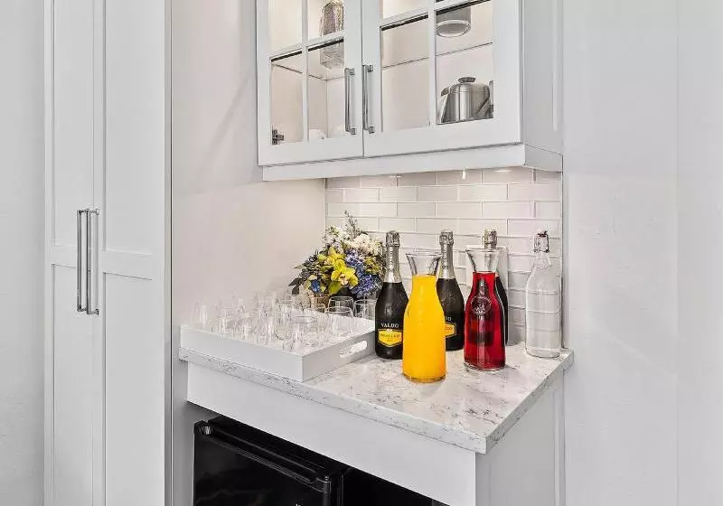 Отель Icona Cape May