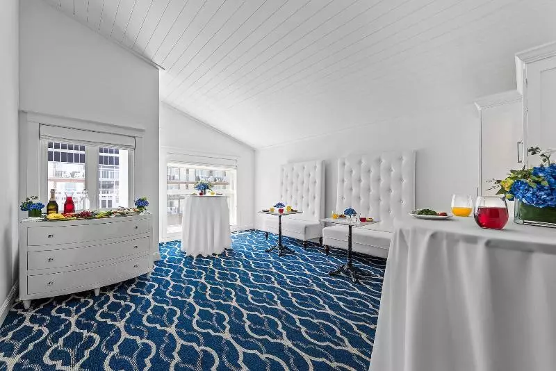 Отель Icona Cape May