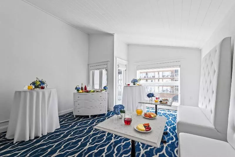 Отель Icona Cape May