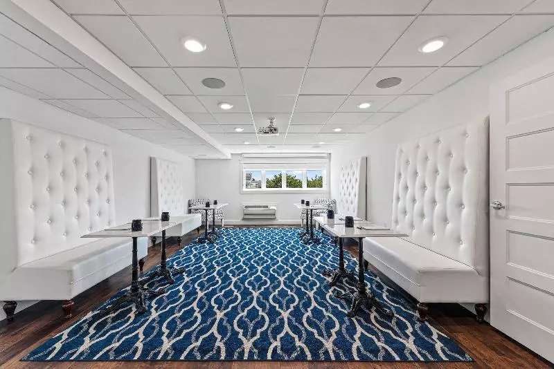 Отель Icona Cape May