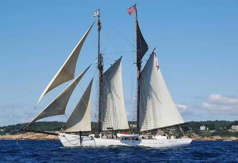 Ocean House Hotel At Bass Rocks