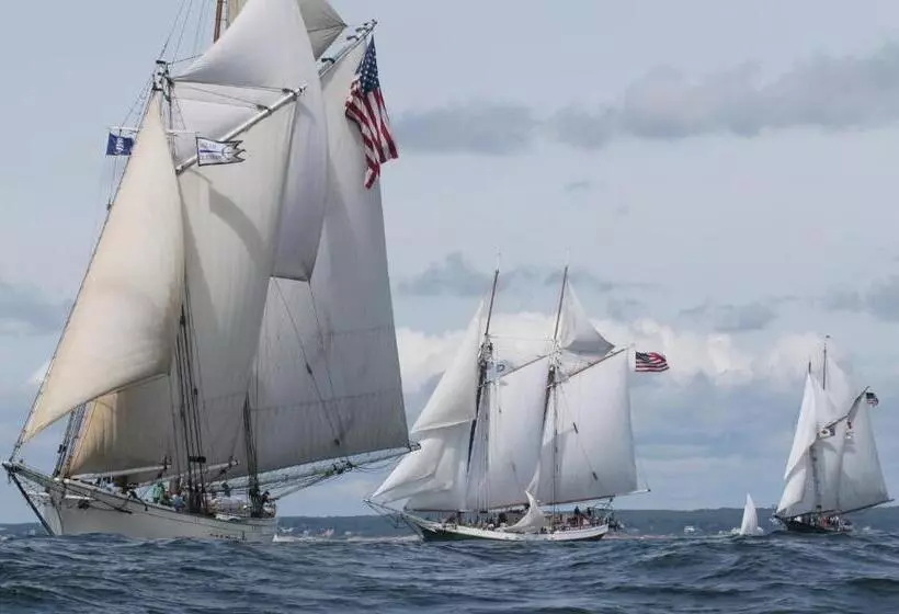 Ocean House Hotel At Bass Rocks