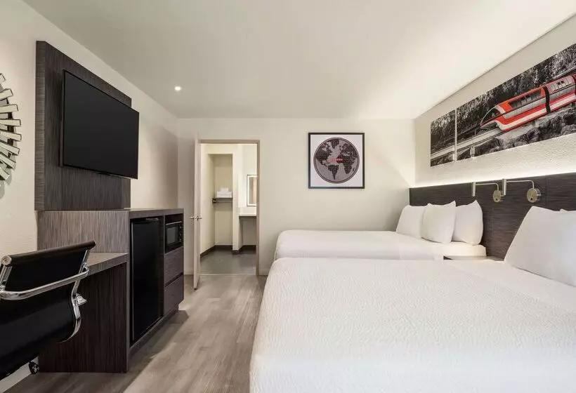 酒店 Ramada By Wyndham Anaheim Convention Center