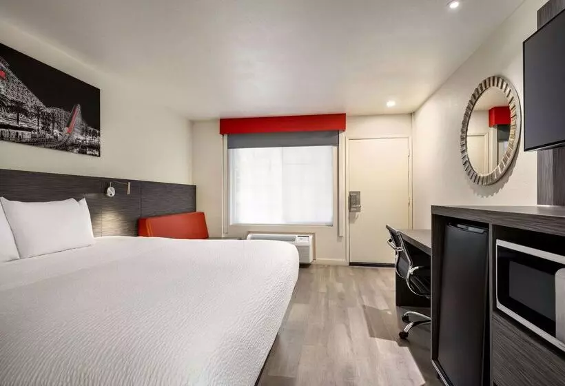 酒店 Ramada By Wyndham Anaheim Convention Center