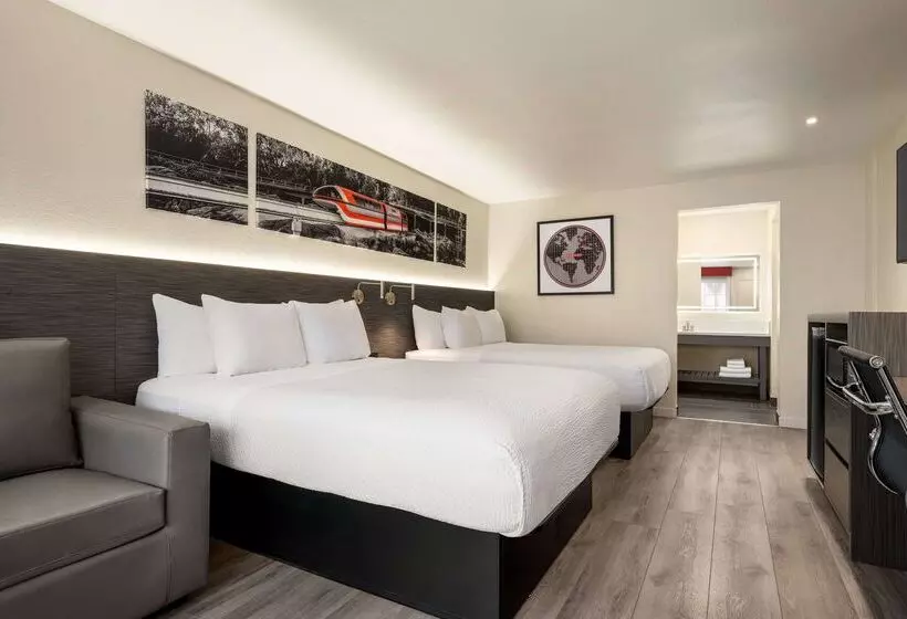 酒店 Ramada By Wyndham Anaheim Convention Center