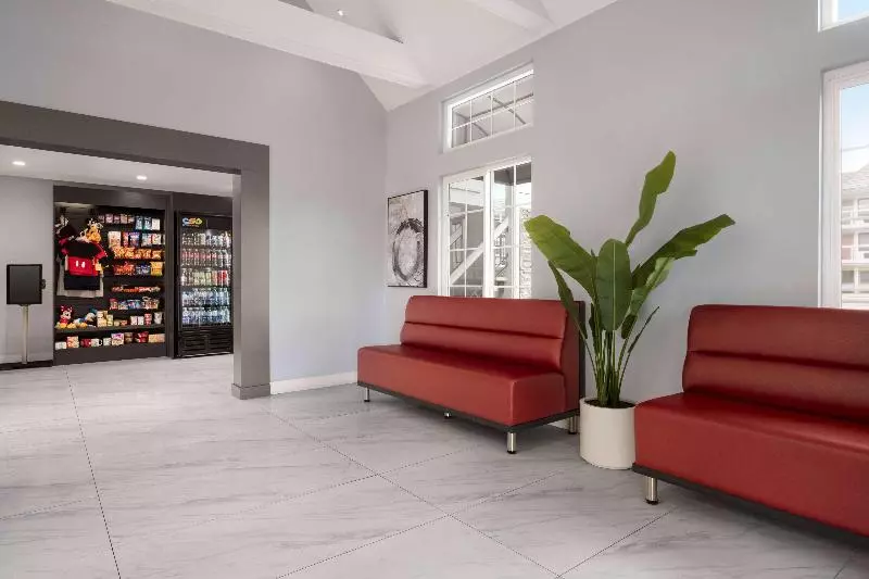 酒店 Ramada By Wyndham Anaheim Convention Center