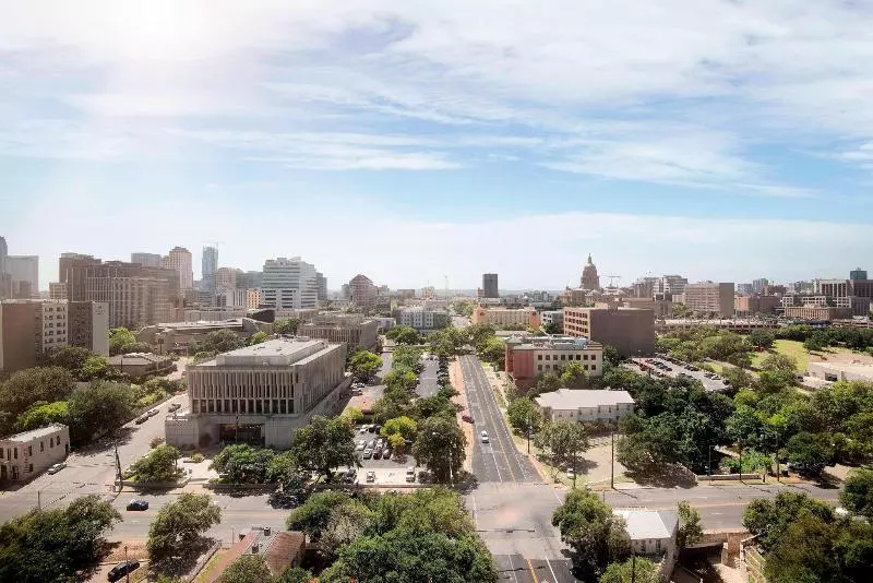 Hotel Downright Austin, A Renaissance