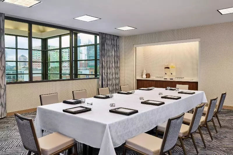 Hotel Downright Austin, A Renaissance