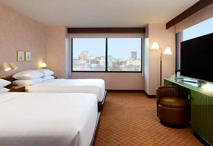 Hotel Downright Austin, A Renaissance