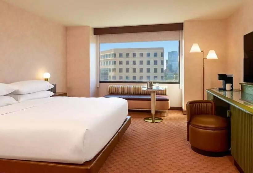 Hotel Downright Austin, A Renaissance