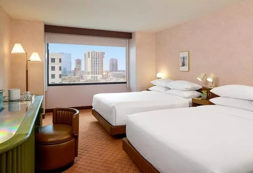 Hotel Downright Austin, A Renaissance