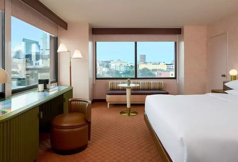 Hotel Downright Austin, A Renaissance