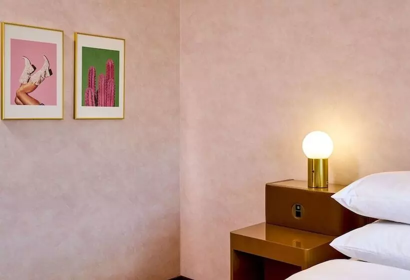 Hotel Downright Austin, A Renaissance