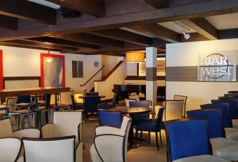 בית מלון כפרי The Abbey Resort