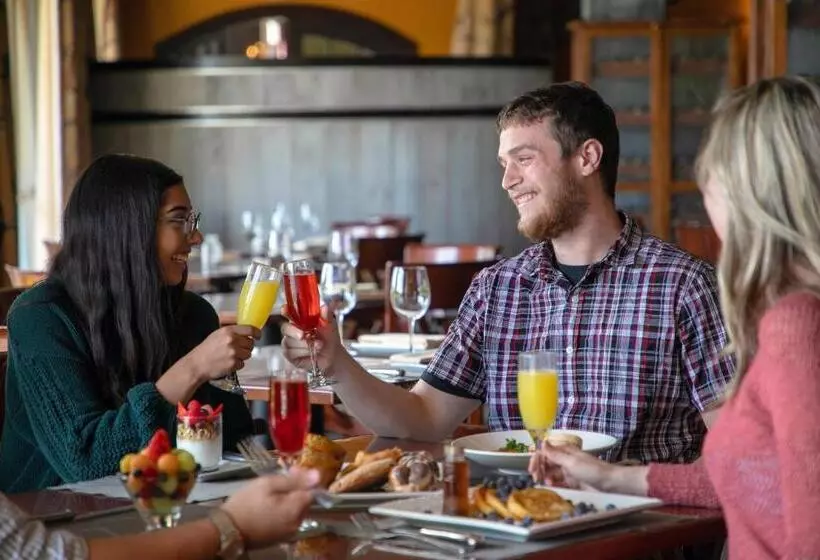 בית מלון כפרי The Abbey Resort