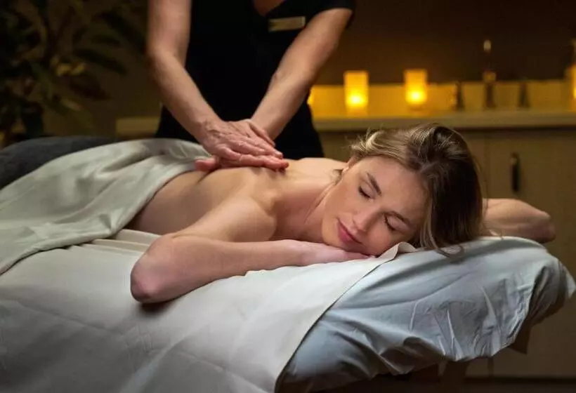 בית מלון כפרי The Abbey Resort