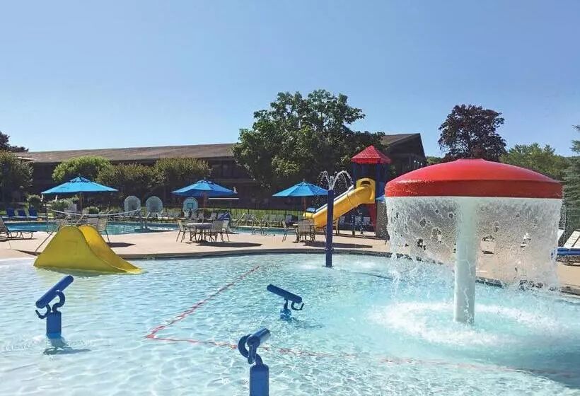 בית מלון כפרי The Abbey Resort