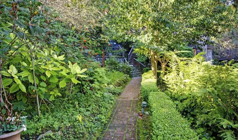 فندق Babbling Brook Inn