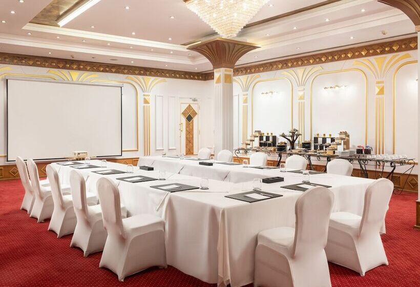 هتل Pyramids Resort by Jaz