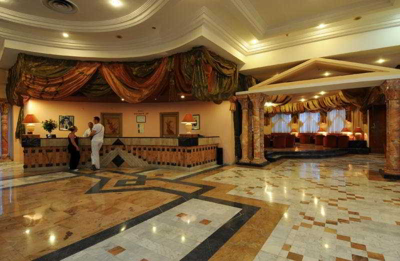 Hotel Villa Clara Hana Palace