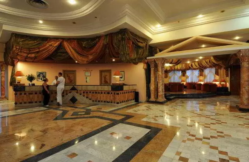 Hotel Villa Clara Hana Palace