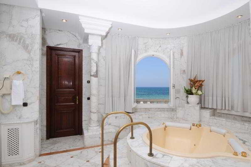 Hotel Villa Clara Hana Palace