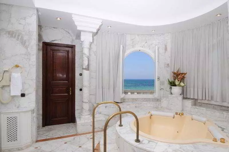 Hotel Villa Clara Hana Palace