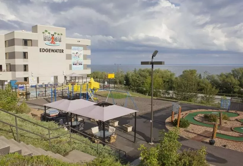 Edgewater Hotel & Waterpark