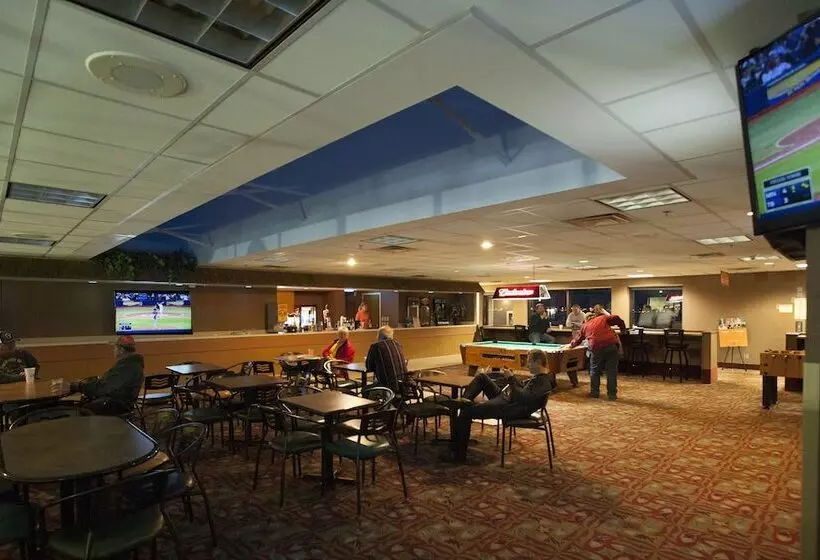 Edgewater Hotel & Waterpark